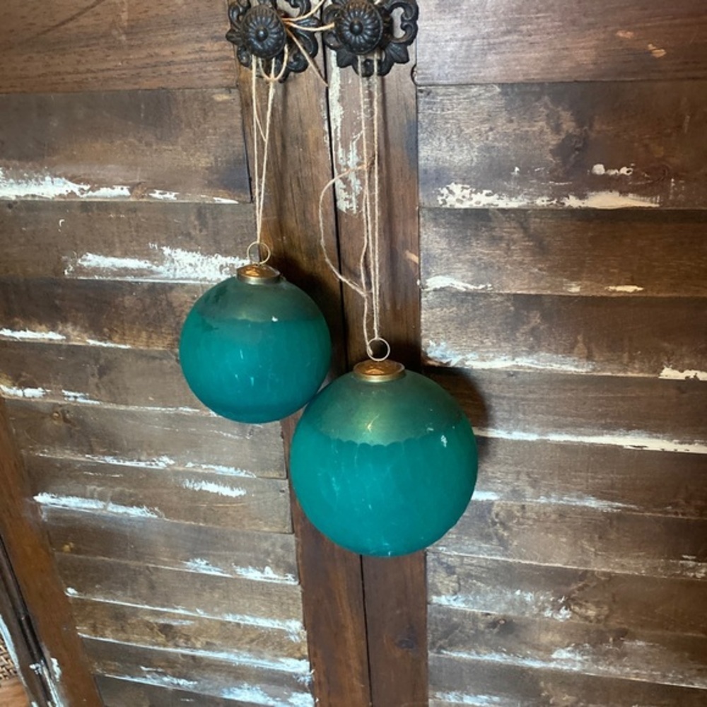 Anthropologie Terrain Large Textured Globe Ball Ornament Set